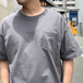 ＨＡＮＥＳ　／　Ｂｅｅｆｙ　Ｐｏｃｋｅｔ　Ｔｅｅ　（Ｓｍｏｋｅ　ｇｒｅｙ）